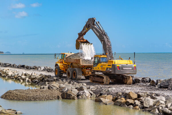 Construction-Machans-Beach-Seawall-Copyright-Seen-Australia-Tip-Truck-009
